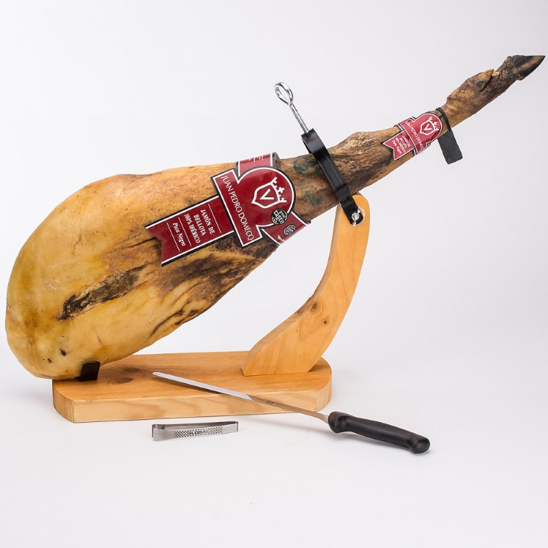 Een Spaanse ham Jamon 100% Iberico Bellota (Pata Negra ham) van Juan Pedro Domecq uit Jabugo online bestellen webshop