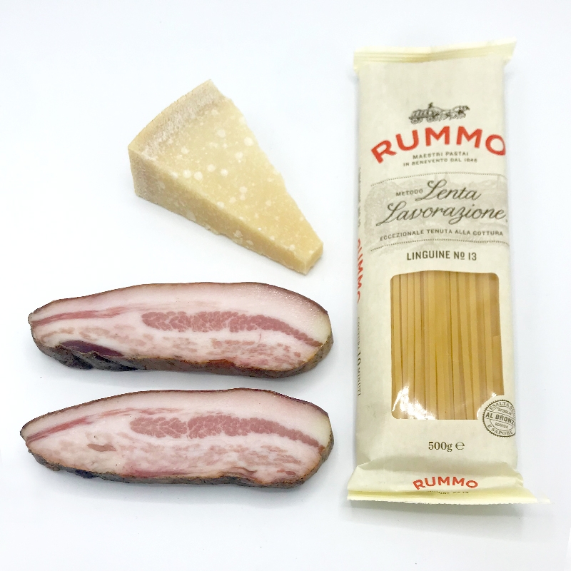Pasta Carbonara pakket met guanciale, parmagiano Regiano en pasta